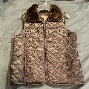 Covington Petite winter vest with fur neck.